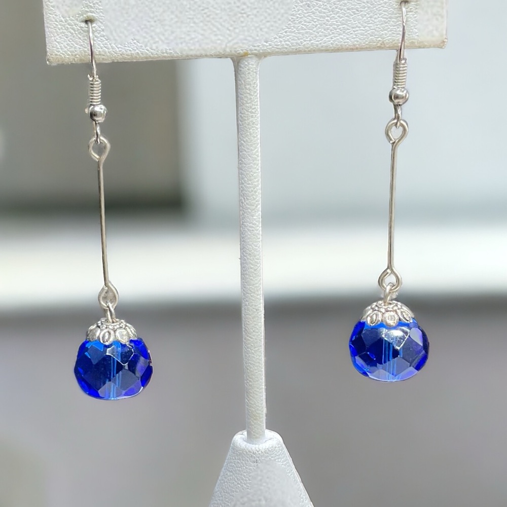🌺Vintage Silver & Blue Czech Glass Earrings